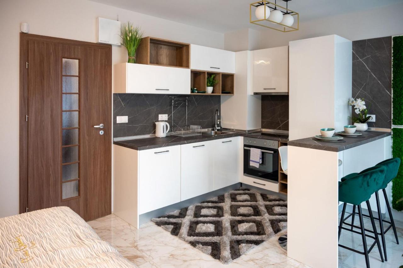 Modern Central Studio Apartment Sofia Exterior photo
